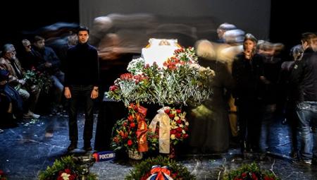 Актера Альберта Филозова похоронили на Ваганьковском кладбище в Москве