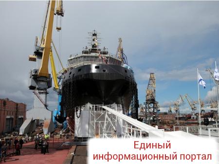 В России спустили на воду первый за 45 лет военный ледокол