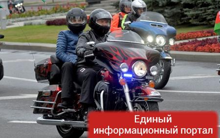 Лукашенко пересел на мотоцикл