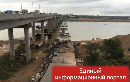 В Китае обрушился автомобильный мост