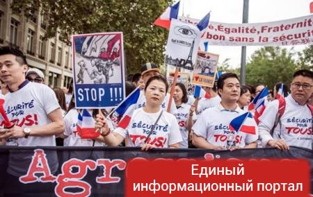 В Париже прошла демонстрация в поддержку китайской общины