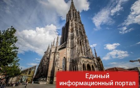В Германии из-за мочи прохожих разрушается самый высокий собор в мире - СМИ