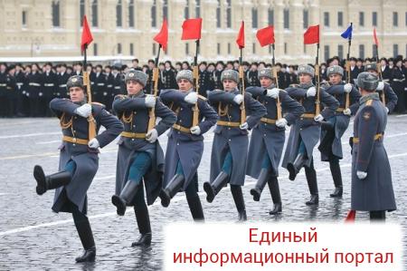 В Москве прошел марш в честь парада 1941 года