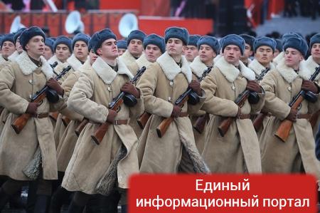 В Москве прошел марш в честь парада 1941 года