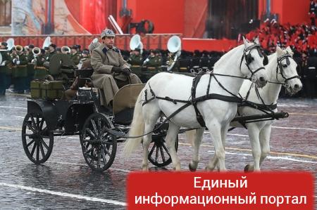 В Москве прошел марш в честь парада 1941 года