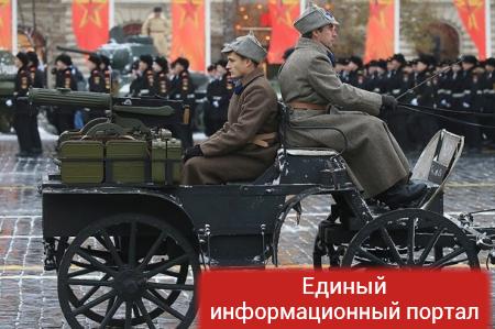 В Москве прошел марш в честь парада 1941 года