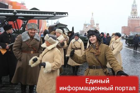 В Москве прошел марш в честь парада 1941 года