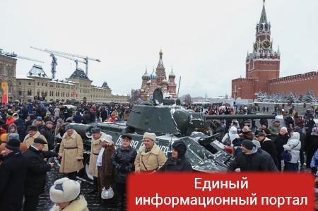В Москве прошел марш в честь парада 1941 года