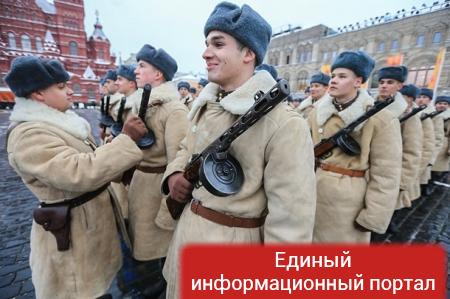 В Москве прошел марш в честь парада 1941 года