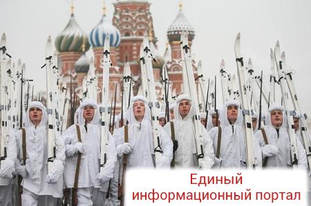 В Москве прошел марш в честь парада 1941 года