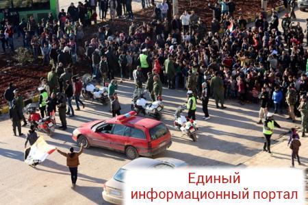 Десятки тысяч повстанцев ждут очереди покинуть Алеппо