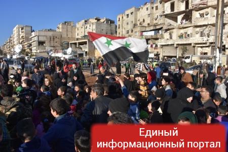 Десятки тысяч повстанцев ждут очереди покинуть Алеппо