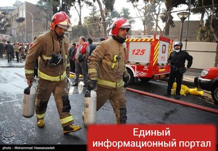 В Иране при обрушении высотки погибли 30 пожарных