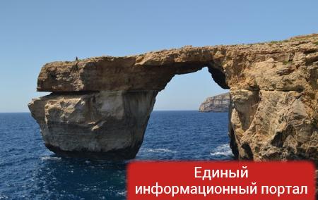 На Мальте обрушилась знаменитая скальная арка Лазурное окно