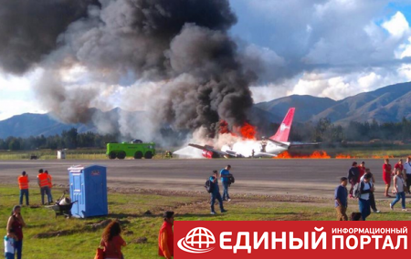 В Перу во время посадки загорелся самолет