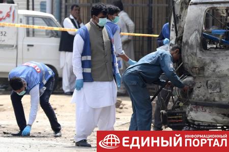 В Пакистане смертник убил шесть человек