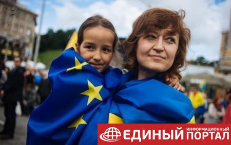 Франция о безвизе: Не нам боятся, а властям Украины