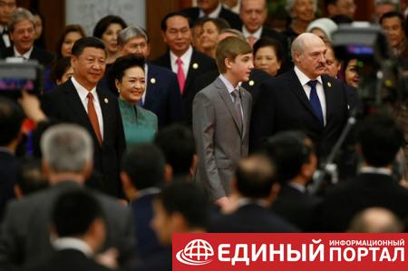 Лукашенко взял 12-летнего сына на форум в Китай