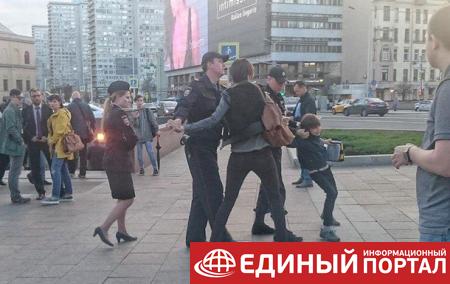 В центре Москвы задержали ребенка за чтение стихов