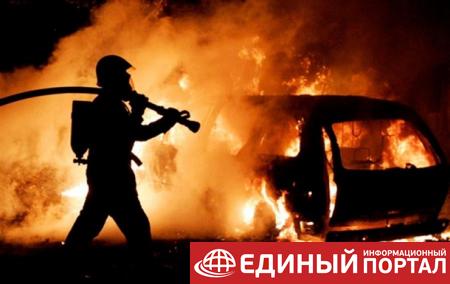 В Москве на складе сгорели почти 30 машин