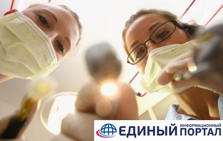 В России сбежал стоматолог, удаливший пациенту 22 здоровых зуба