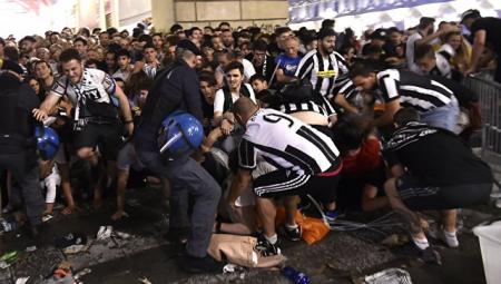 "Глухой хлопок и хаос": более 1500 человек пострадали в давке в Турине