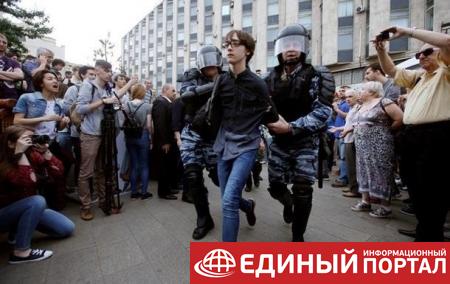 Протесты в России: школьник арестован на два месяца