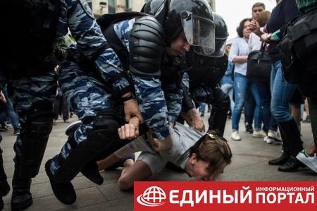 Всех в автозак. Как протестуют в России