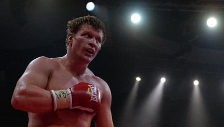 Поветкин победил украинца Руденко в бою за два боксерских титула