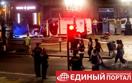 Теракт в Барселоне: поиски водителя фургона продолжаются