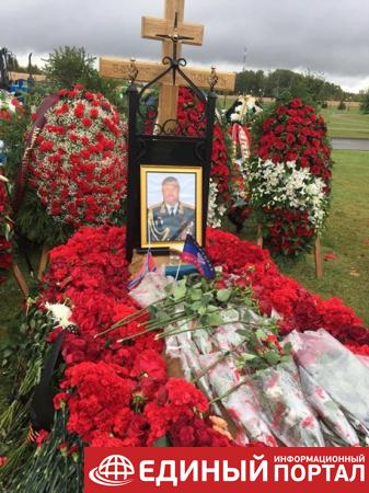 На могиле российского генерала флаги сепаратистов – журналист