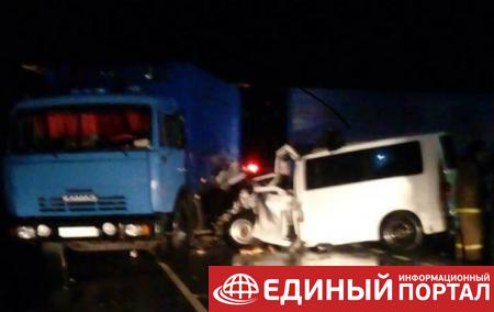 В России грузовик протаранил микроавтобус: пять жертв