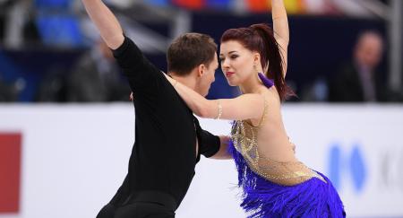 Российские танцевальные пары завоевали серебро и бронзу на чемпионате Европы