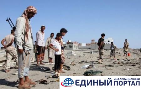 Смертник взорвал машину на блокпосту в Йемене, более 10 жертв