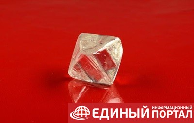 В Якутии нашли два редких алмаза