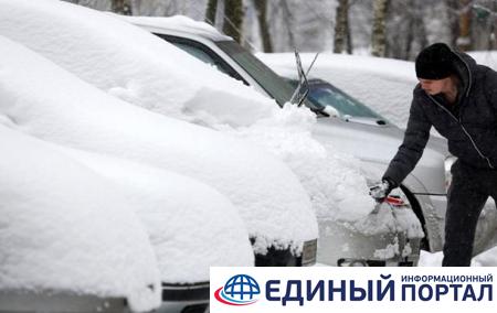 В столице Беларуси на борьбу со снегом отправили военных