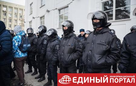 Власти Кемерово два дня не снимают оцепление с центральной площади