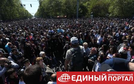 Протестующие в Армении отказались вести переговоры