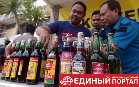 В Индонезии от отравления алкоголем погибли более 90 человек