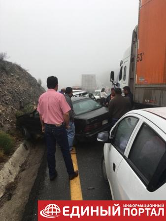 В Мексике более 50 авто попали в ДТП