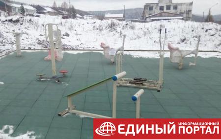 В России "достроили" детскую площадку при помощи фотошопа