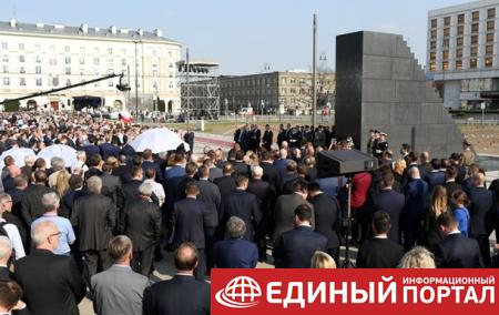 В Варшаве открыли памятник жертвам Смоленской катастрофы