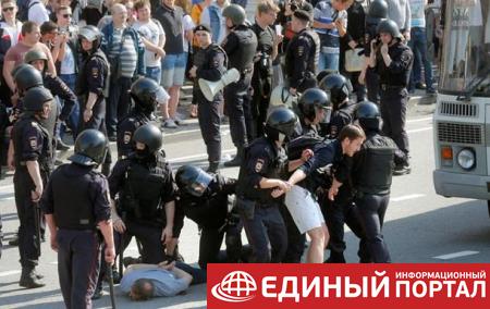 ЕС осудил действия властей РФ во время протестов