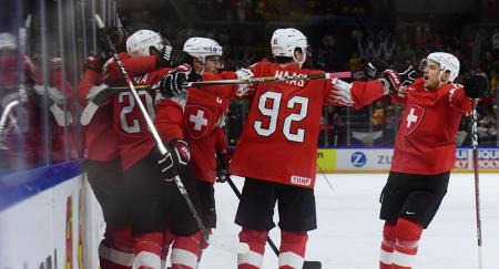 Хоккеисты Швеции и Швейцарии сыграют в финале чемпионата мира, как пять лет назад