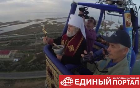 Россияне освятили Керченский пролив с неба