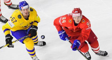 Сборная России по хоккею уступила шведам и в четвертьфинале ЧМ сыграет с канадцами