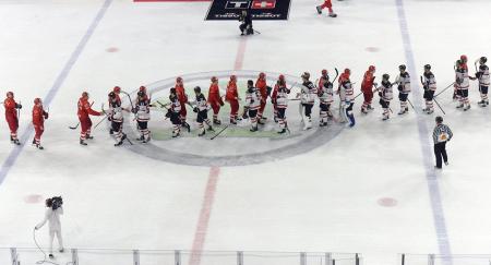 Сборная Швеции разгромила США и вышла в финал ЧМ по хоккею