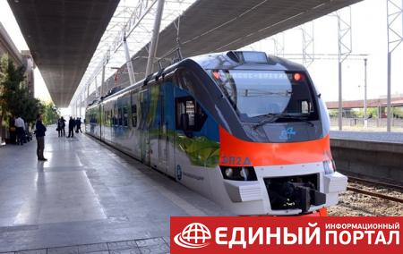 В Армении власти приостановили железнодорожные перевозки