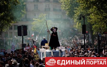 В Париже протестуют против Макрона