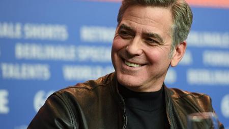 Джордж Клуни за рулем скутера попал в ДТП на Сардинии
